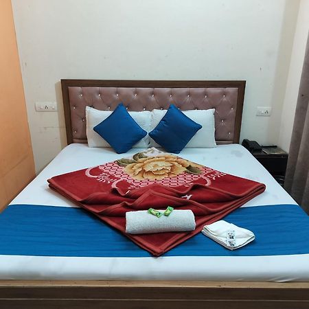 Hotel Holiday Inn Paradise Chandīgarh Exterior foto