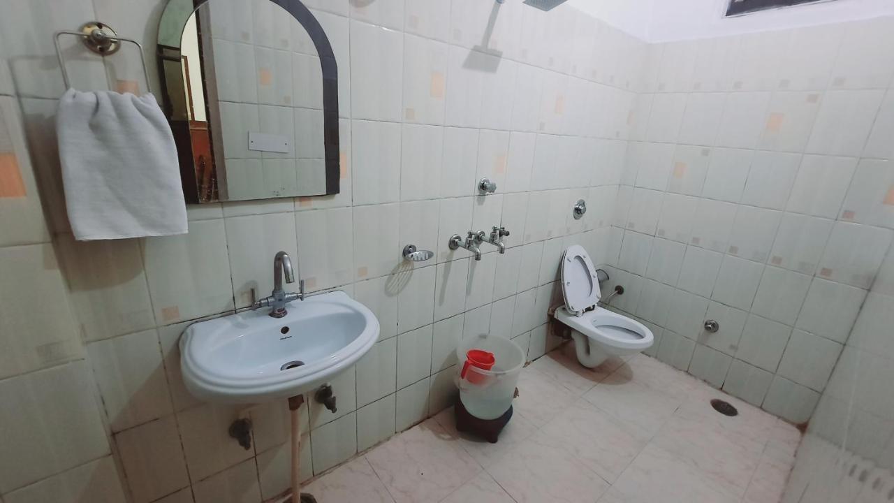 Hotel Holiday Inn Paradise Chandīgarh Exterior foto