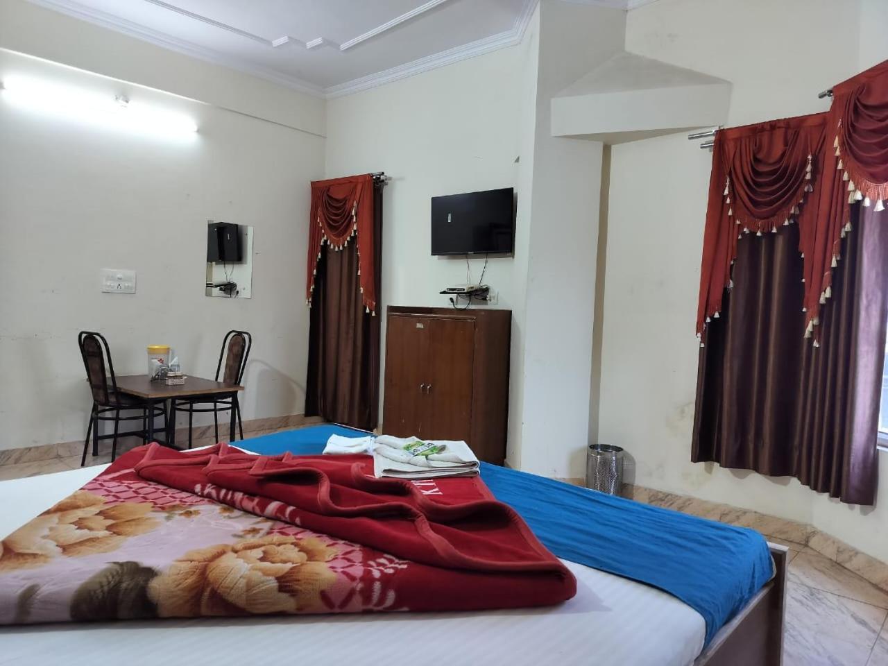 Hotel Holiday Inn Paradise Chandīgarh Exterior foto